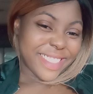 Meet your Posher, Andrynee